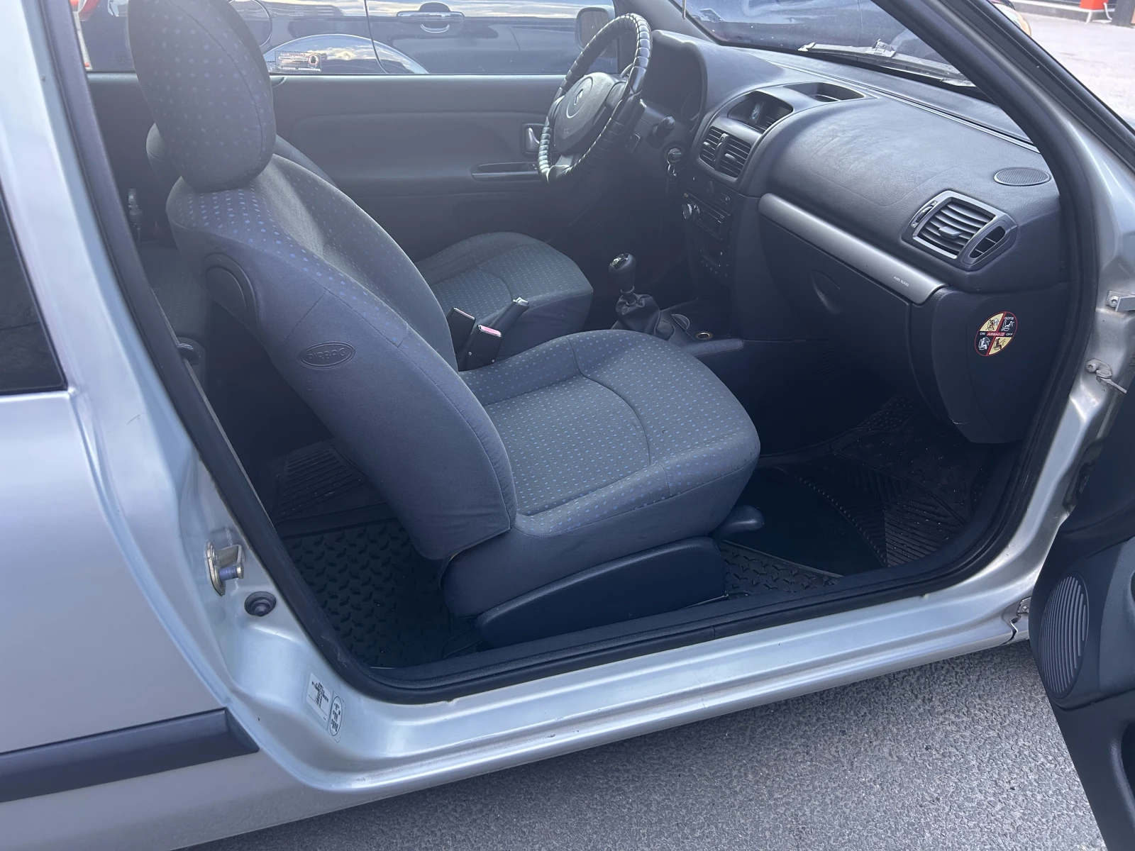 Renault Clio 1.5dCI, снимка 5 - Автомобили и джипове - 54933104