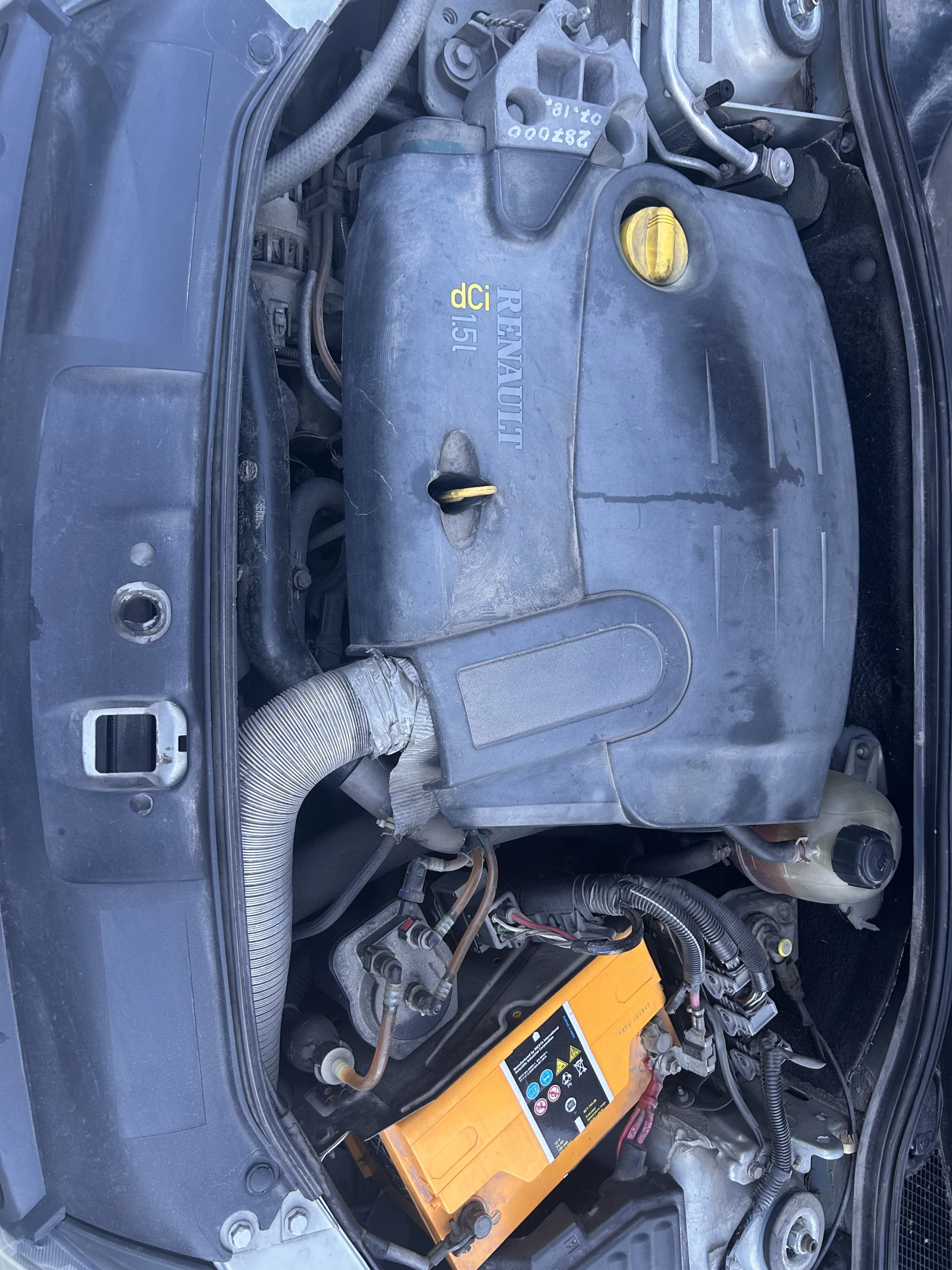 Renault Clio 1.5dCI, снимка 13 - Автомобили и джипове - 54933104