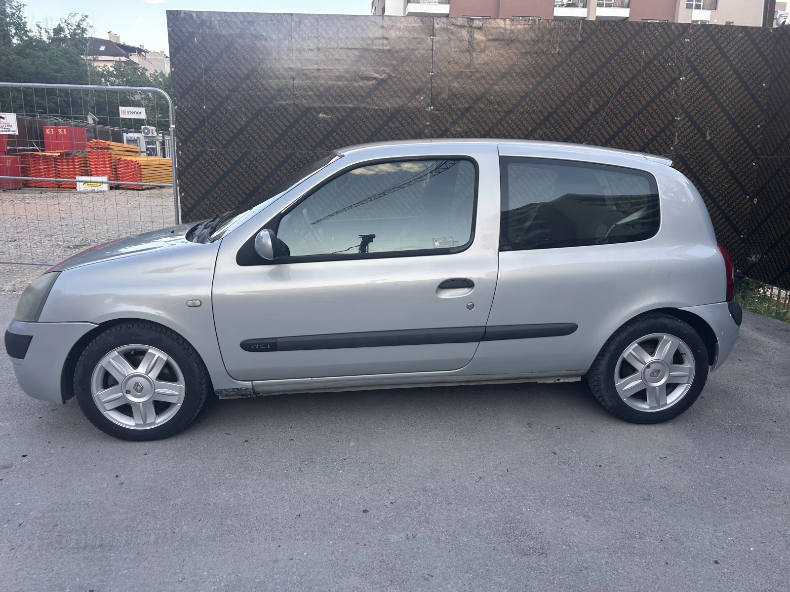 Renault Clio 1.5dCI, снимка 3 - Автомобили и джипове - 54933104