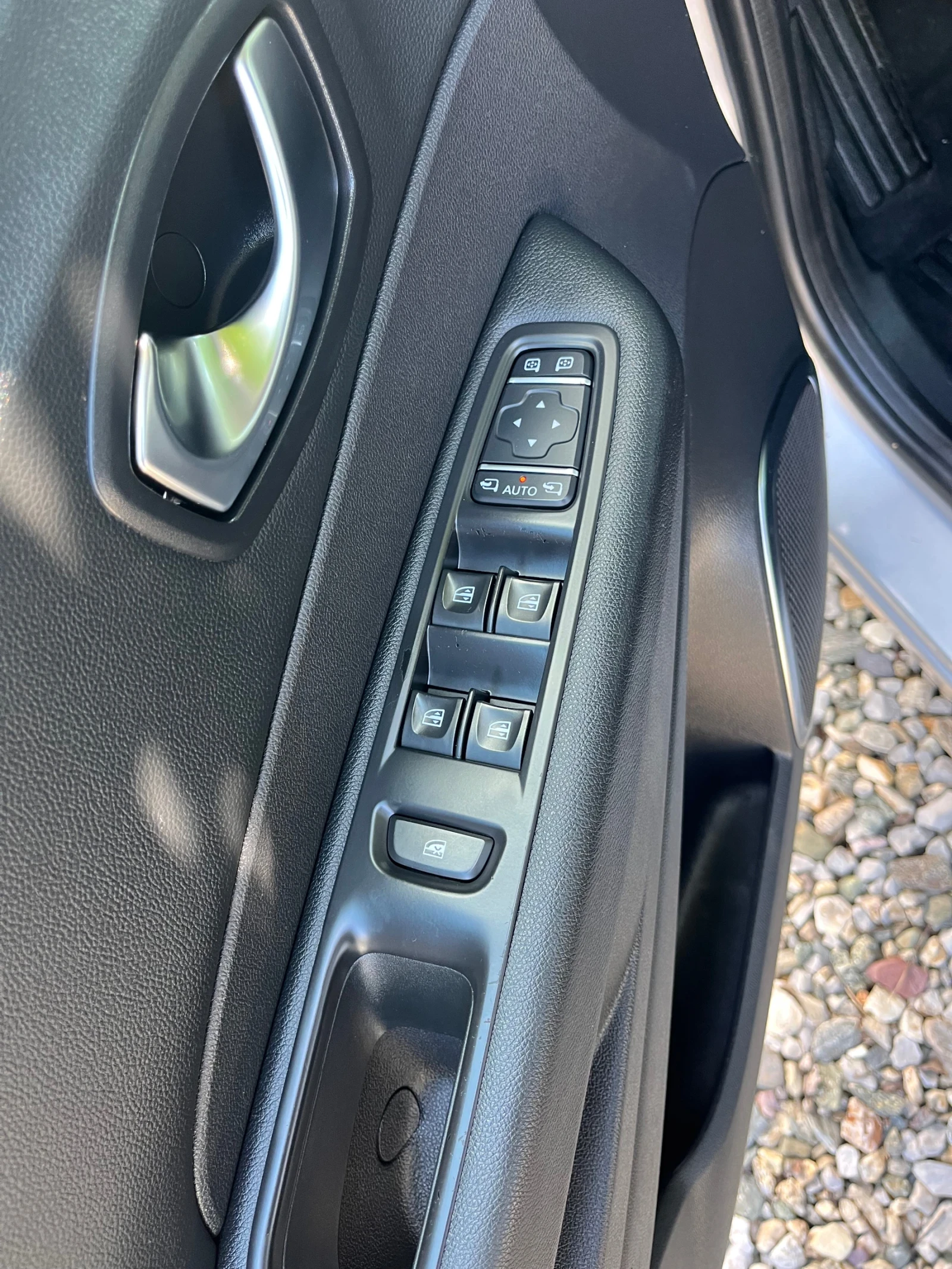 Renault Captur, снимка 5 - Автомобили и джипове - 55140803