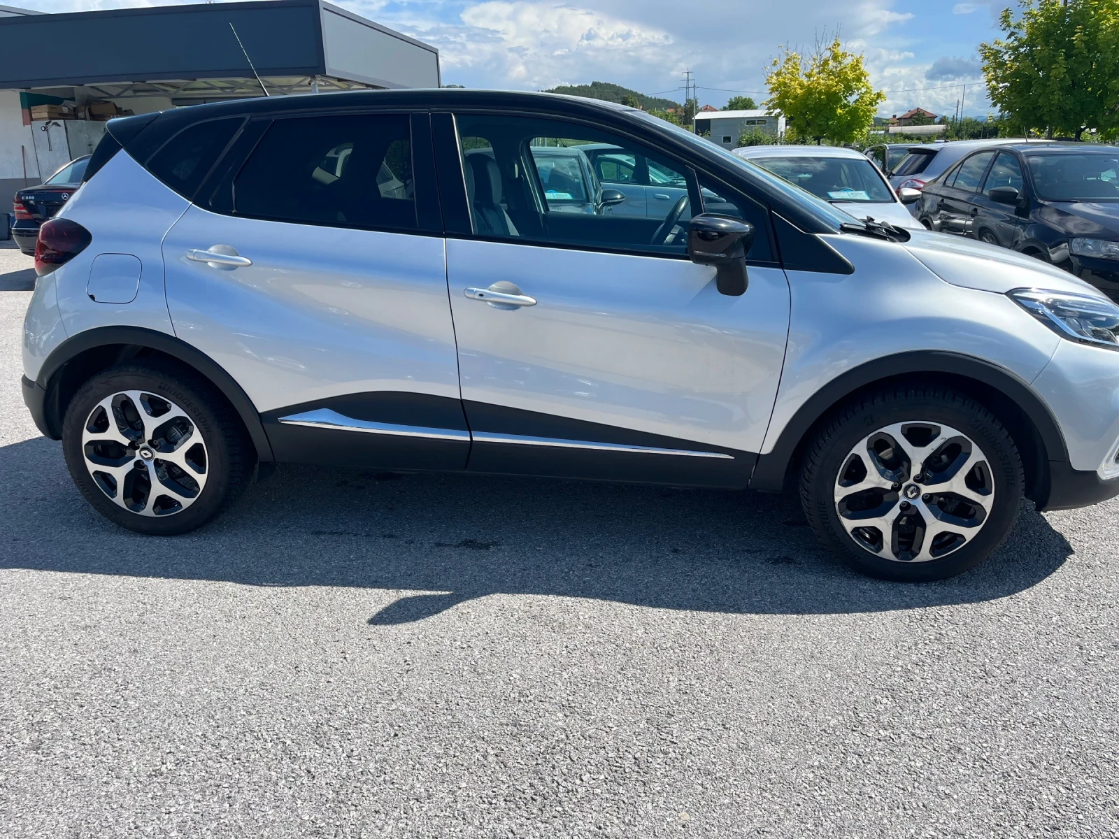 Renault Captur, снимка 4 - Автомобили и джипове - 55140803