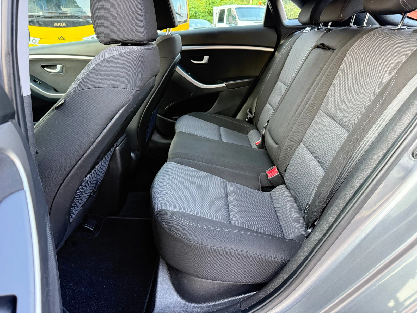 Hyundai I30 1.6CRDI 110кс/Климатроник/Подгрев, снимка 13 - Автомобили и джипове - 55180349
