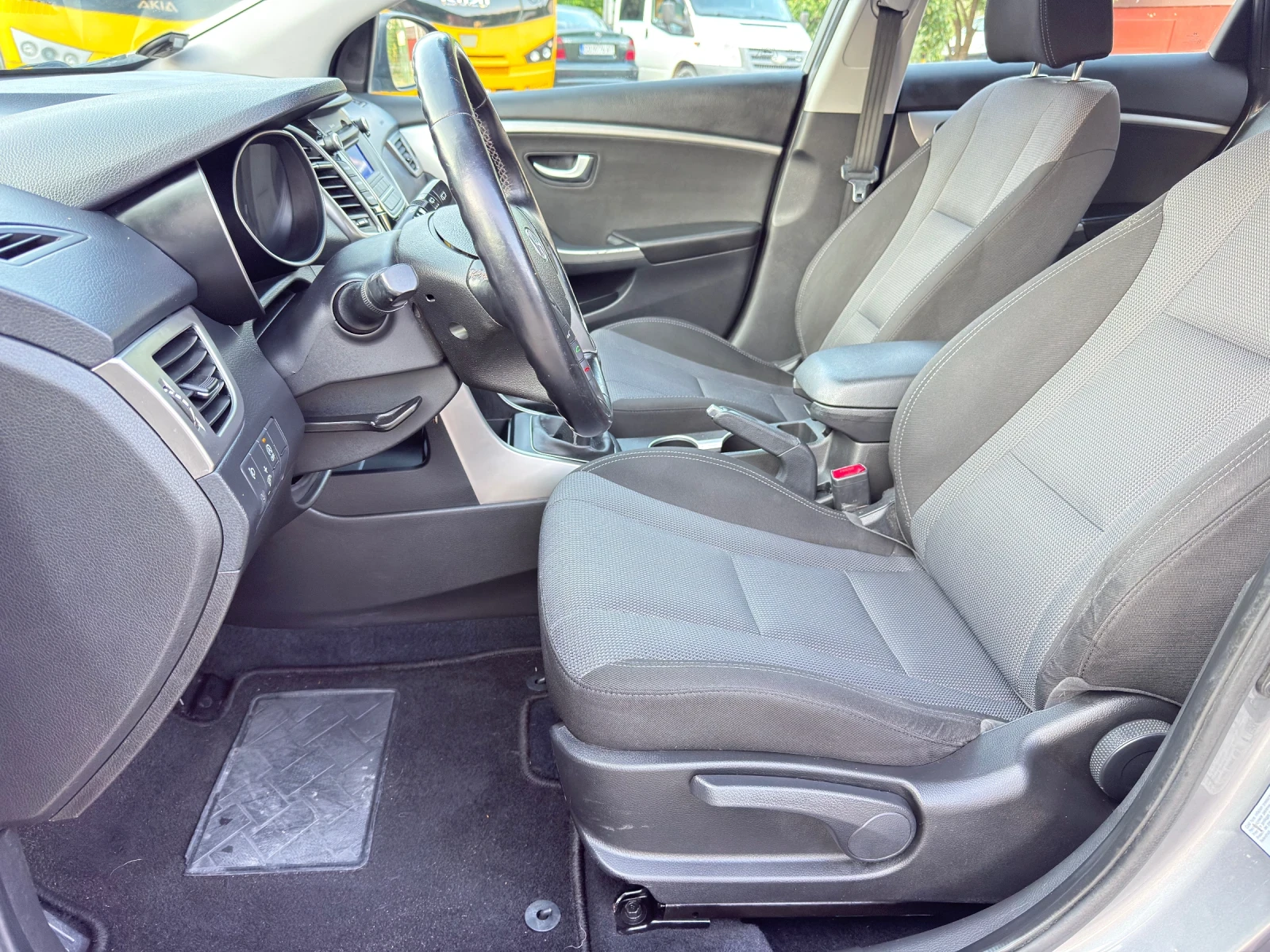 Hyundai I30 1.6CRDI 110кс/Климатроник/Подгрев, снимка 11 - Автомобили и джипове - 55180349