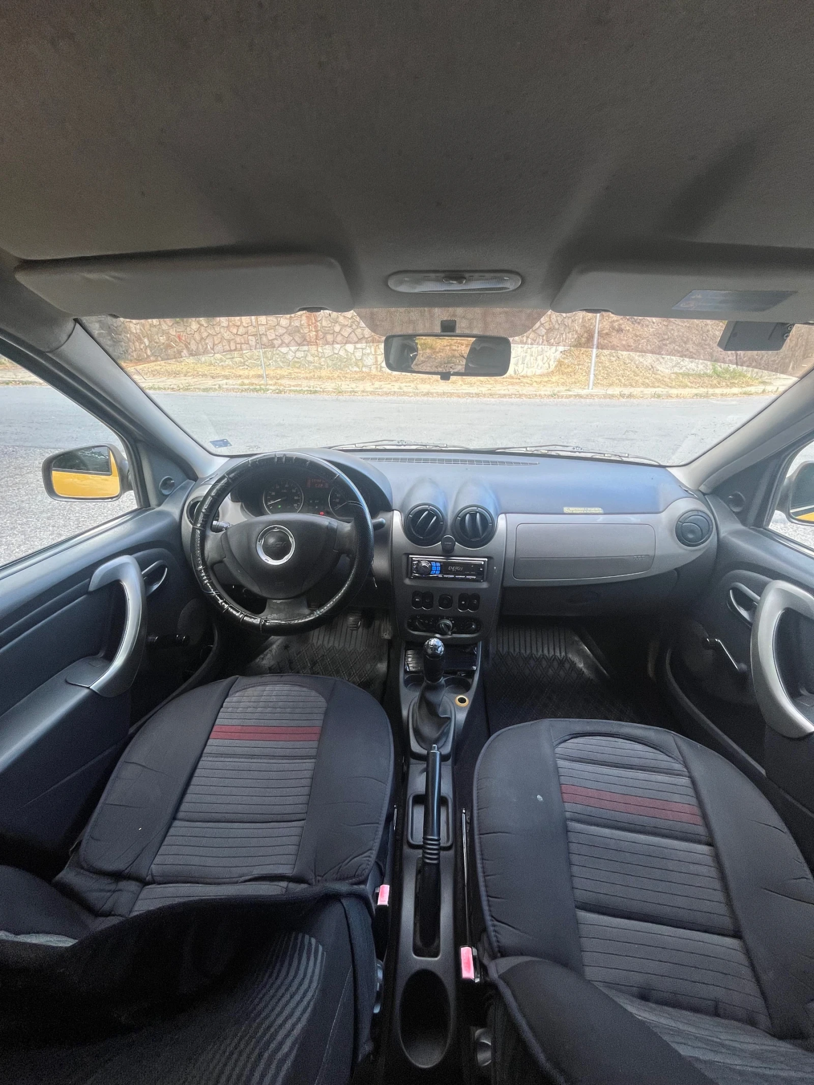 Dacia Logan, снимка 6 - Автомобили и джипове - 55403010