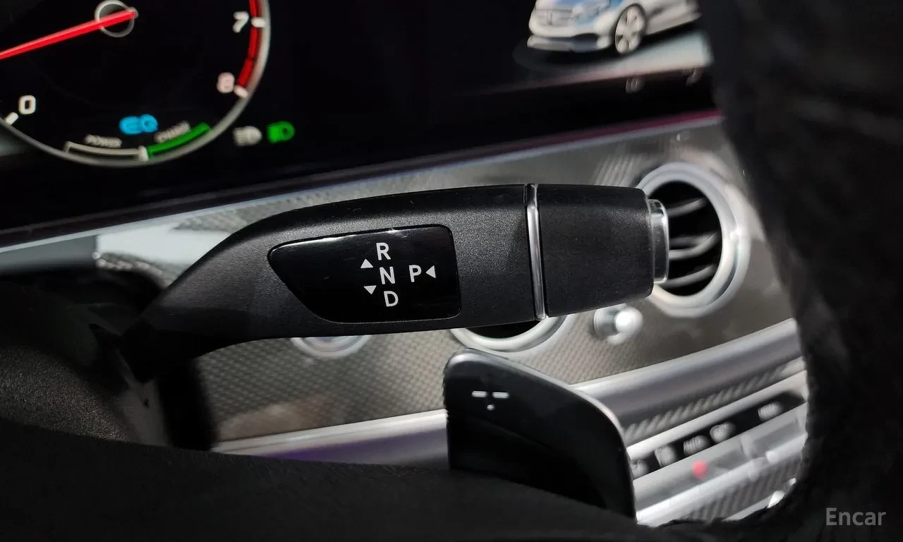 Mercedes-Benz E 350 AMG-pack* 360* Pano* Burmester* HUD* Подгрев* , снимка 8 - Автомобили и джипове - 55530692