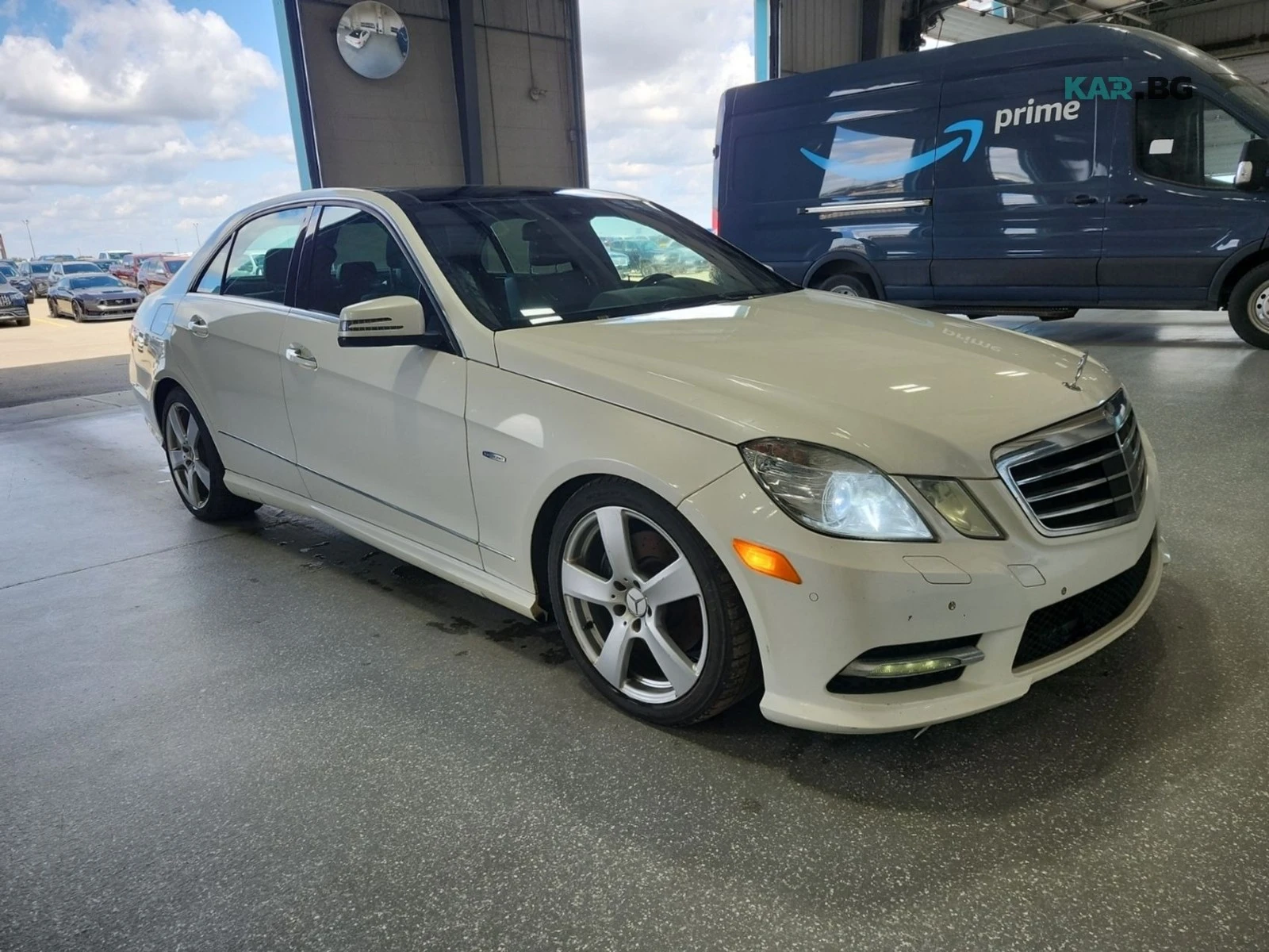Mercedes-Benz E 350 * AMG Line * АвтоКредит * (ЦЕНА ДО БГ), снимка 2 - Автомобили и джипове - 56005746