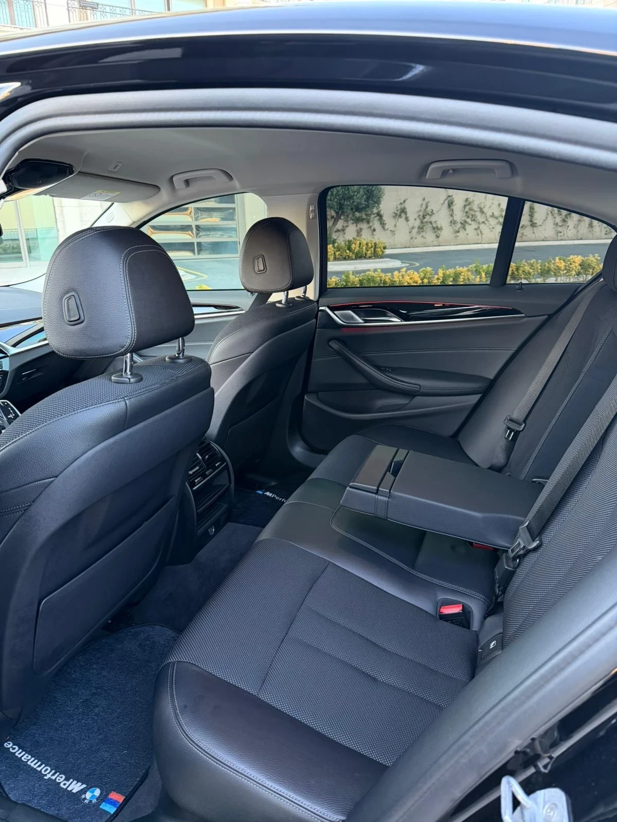 BMW 530 Xdrive* Top, снимка 7 - Автомобили и джипове - 56382355