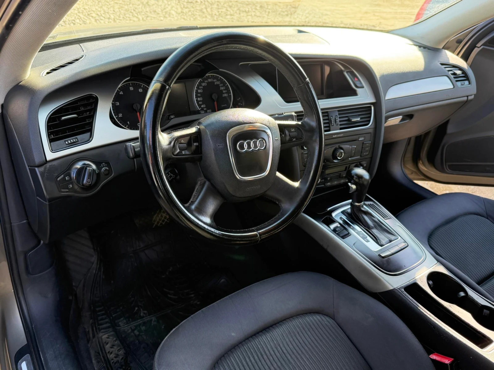 Audi A4 B8 8K 1.8 TFSI Multitronic, снимка 7 - Автомобили и джипове - 56452027