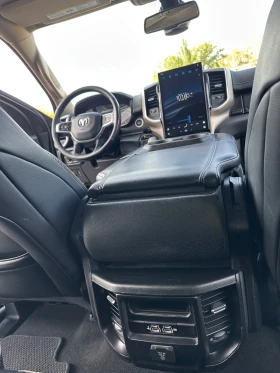 Dodge RAM 1500 5.7 HEMI 4x4 LARAMIE, снимка 10
