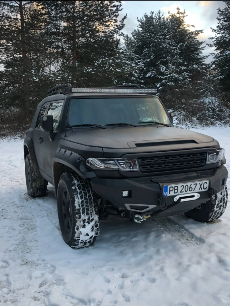 Toyota Fj cruiser 4000 БЕНЗИН/ГАЗ, снимка 2 - Автомобили и джипове - 52407647