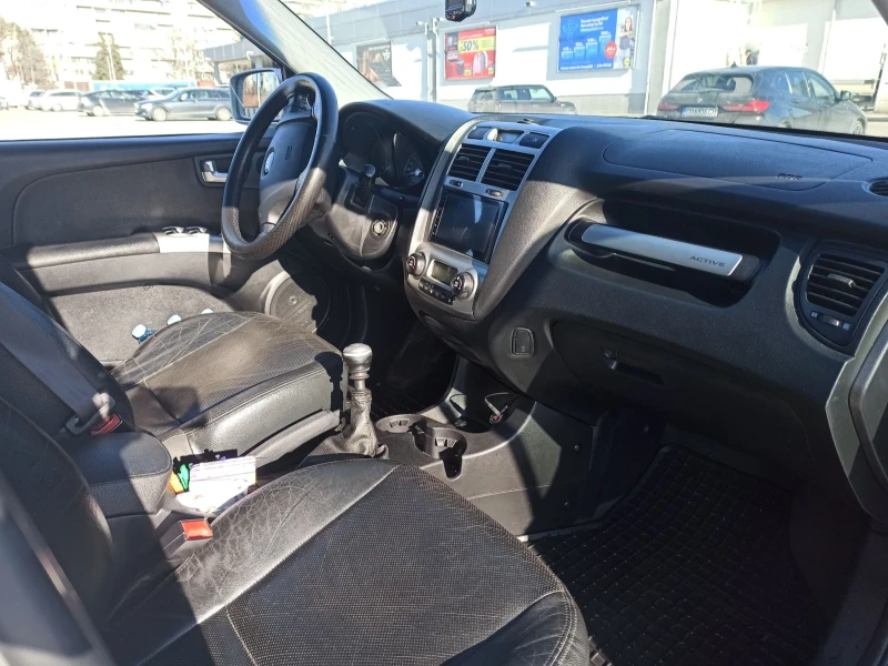 Kia Sportage 2.0CRDI, снимка 7 - Автомобили и джипове - 48922749