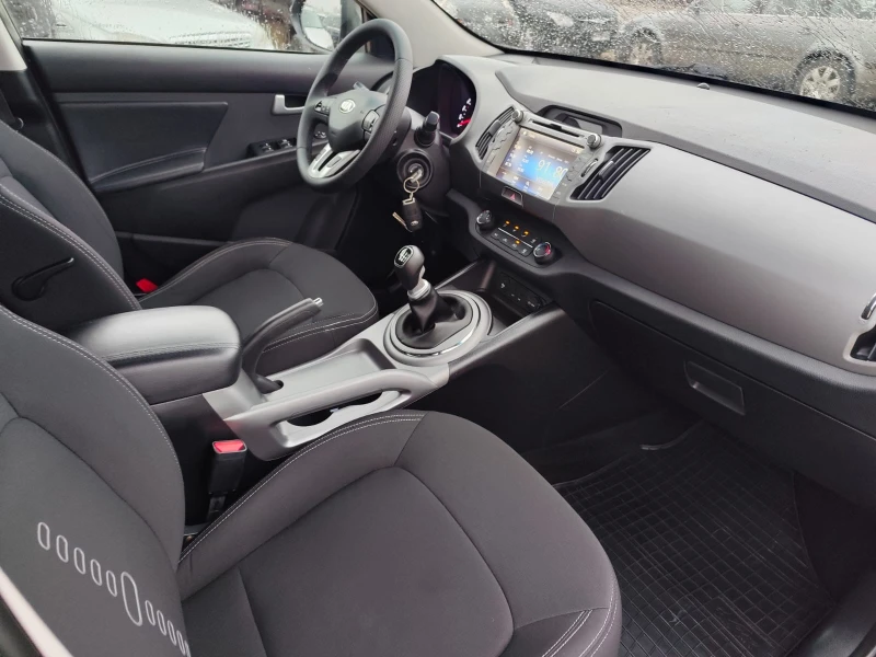 Kia Sportage 1.7 дизел Италия, снимка 12 - Автомобили и джипове - 52481359