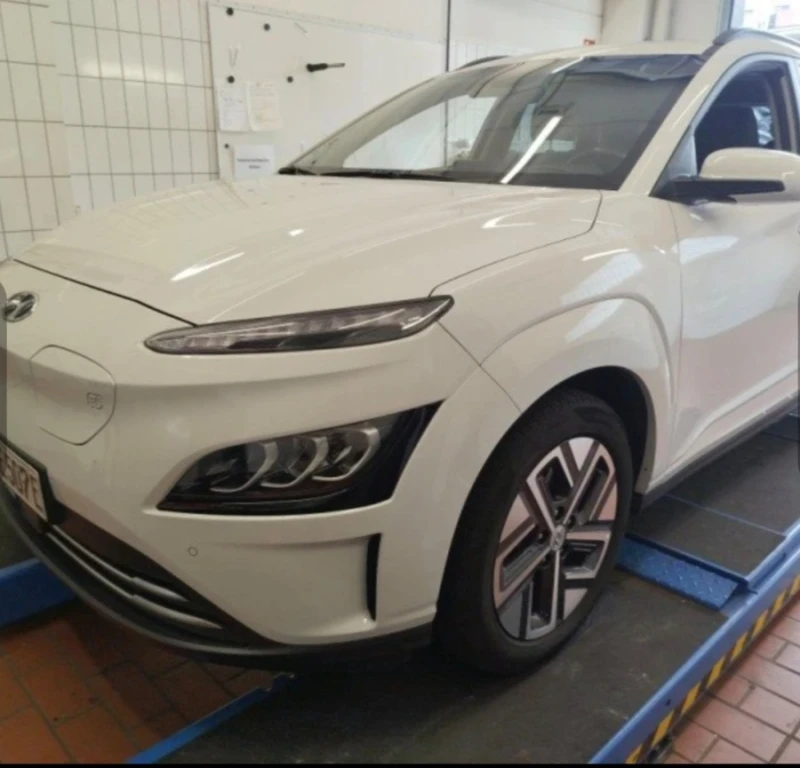 Hyundai Kona 64kw* PRIME* SOH100%КОЖА* , снимка 17 - Автомобили и джипове - 52910421