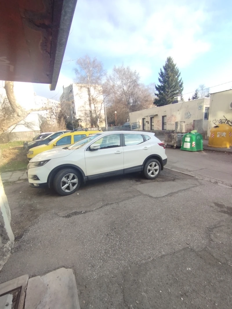 Nissan Qashqai, снимка 3 - Автомобили и джипове - 53101196
