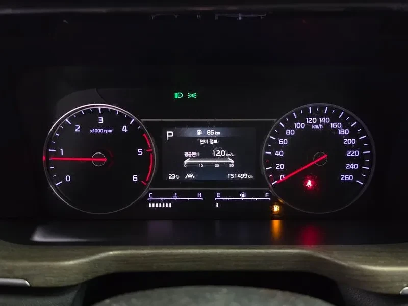 Kia Sorento DIESEL 2.2 2WD TRENDY, снимка 8 - Автомобили и джипове - 55122461