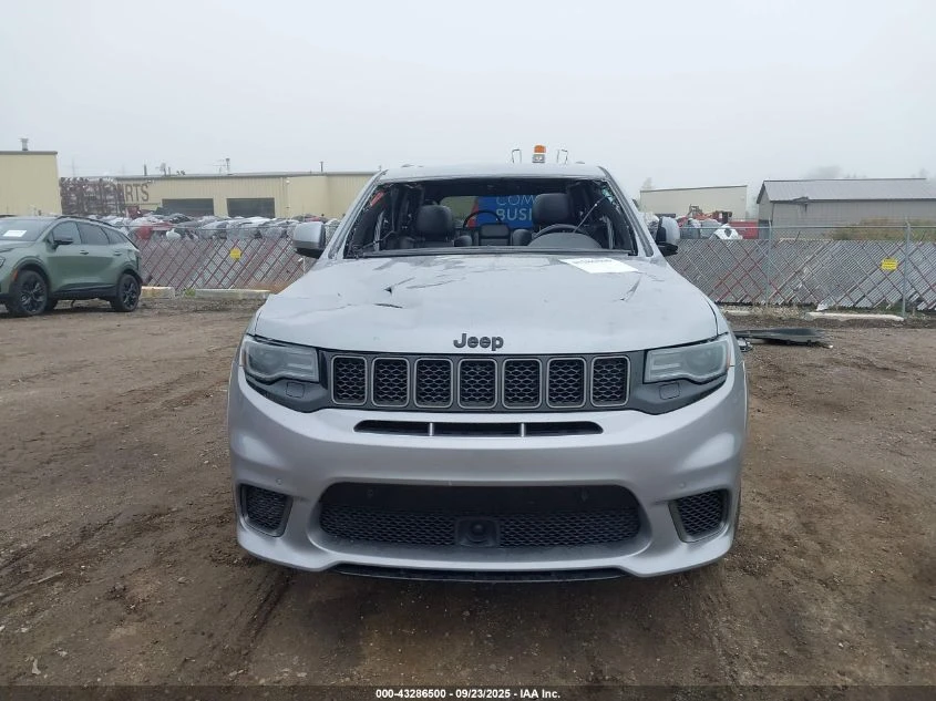 Jeep Grand cherokee TRACKHAWK 4X4 6.2L ФИКСИРАНА ЦЕНА! ВАНДАЛИЗЪМ! - изображение 2