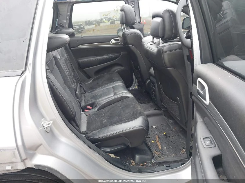 Jeep Grand cherokee TRACKHAWK 4X4 6.2L ФИКСИРАНА ЦЕНА! ВАНДАЛИЗЪМ! - изображение 8