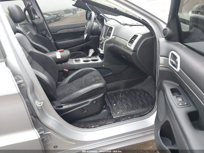 Jeep Grand cherokee TRACKHAWK 4X4 6.2L ФИКСИРАНА ЦЕНА! ВАНДАЛИЗЪМ! - изображение 7