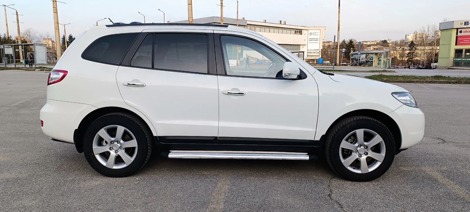Hyundai Santa fe 2.2D 4x4 Aut. 7 места, снимка 6 - Автомобили и джипове - 53885226