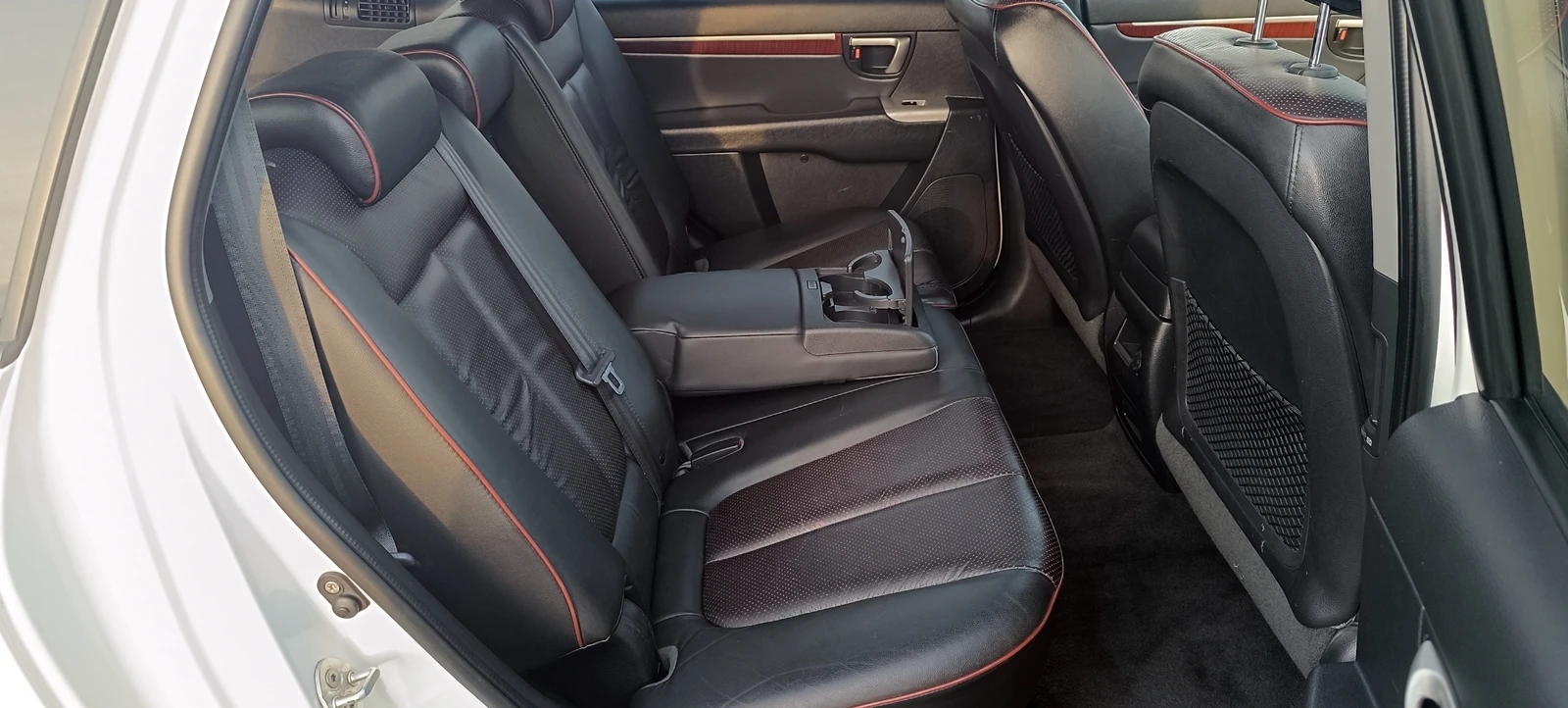 Hyundai Santa fe 2.2D 4x4 Aut. 7 места, снимка 16 - Автомобили и джипове - 53885226