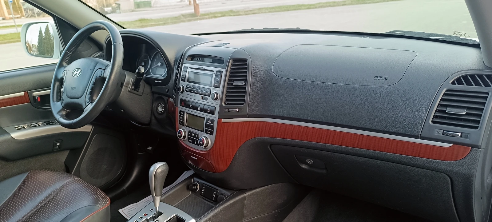 Hyundai Santa fe 2.2D 4x4 Aut. 7 места, снимка 10 - Автомобили и джипове - 53885226