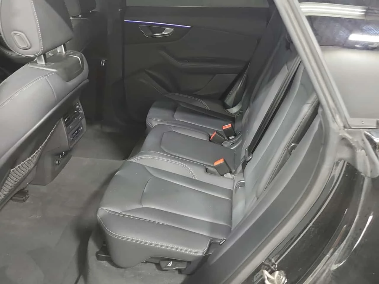 Audi Q8 * PROGRESSIV * CARFAX * ЦЕНА ДО БГ, снимка 13 - Автомобили и джипове - 54269555