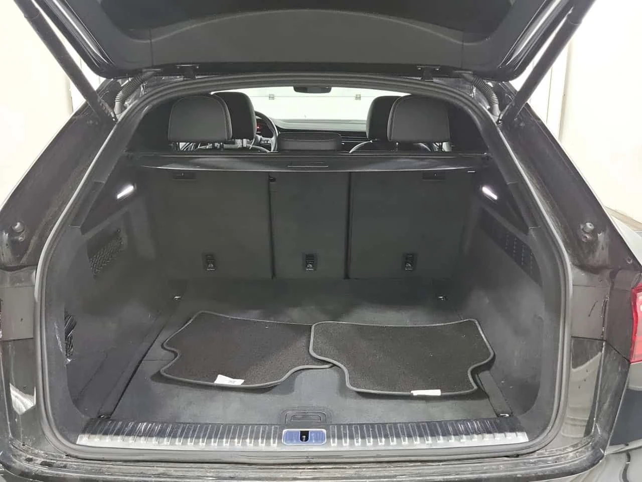 Audi Q8 * PROGRESSIV * CARFAX * ЦЕНА ДО БГ, снимка 15 - Автомобили и джипове - 54269555