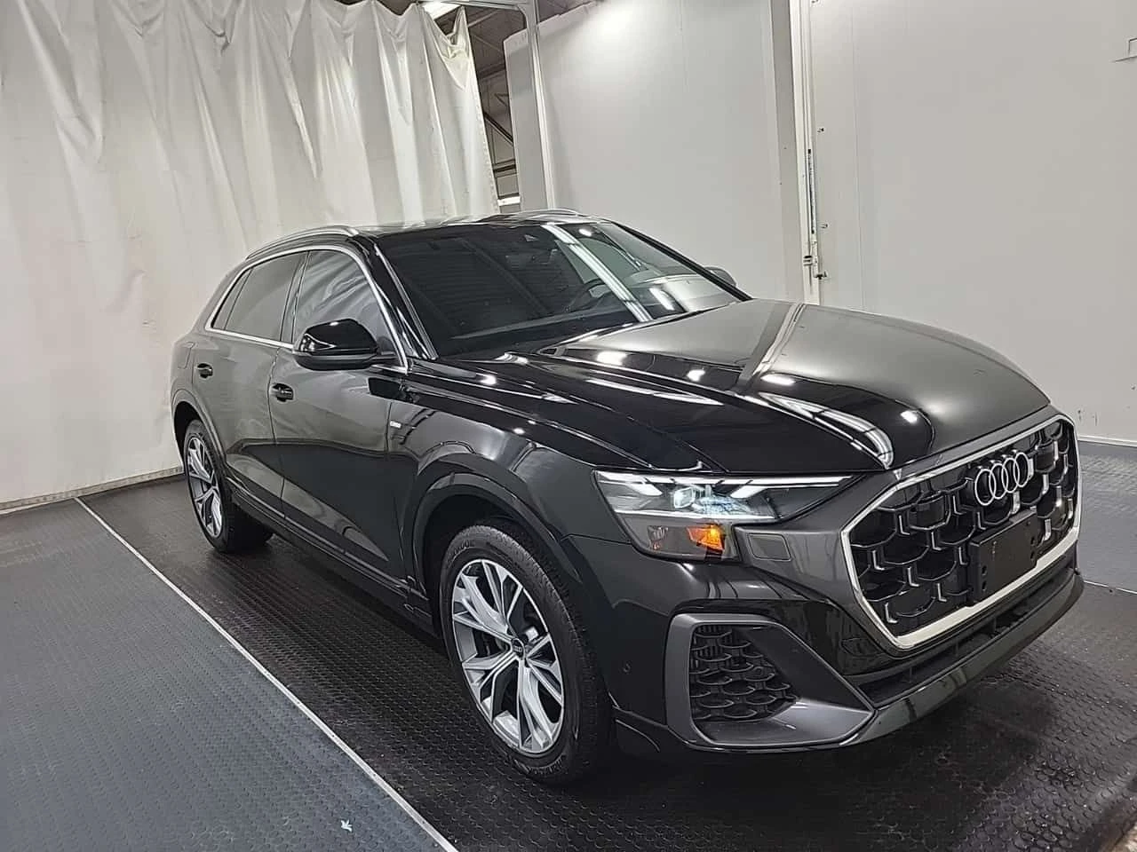 Audi Q8 * PROGRESSIV * CARFAX * ЦЕНА ДО БГ, снимка 2 - Автомобили и джипове - 54269555