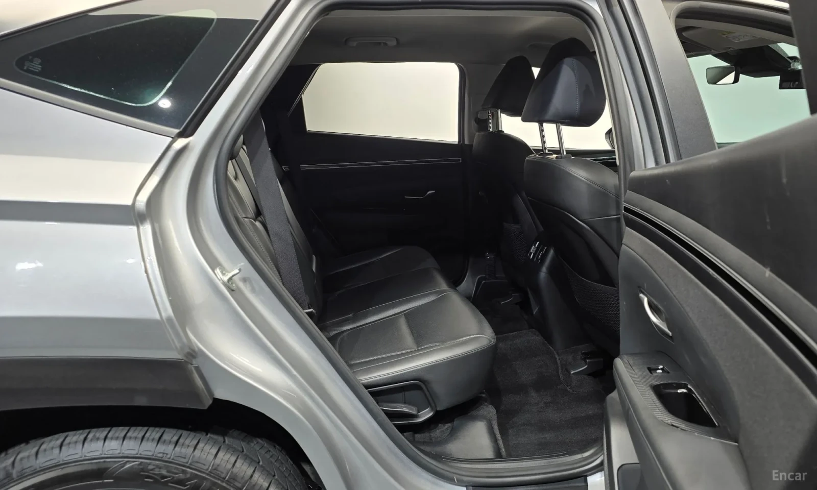 Hyundai Tucson, снимка 11 - Автомобили и джипове - 55193438