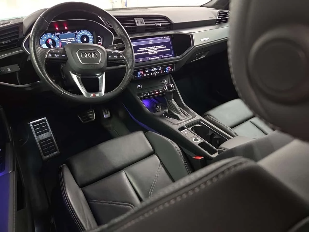 Audi Q3 Progressiv/ПАНОРАМА/ДИСТРОНИК, снимка 11 - Автомобили и джипове - 55362034