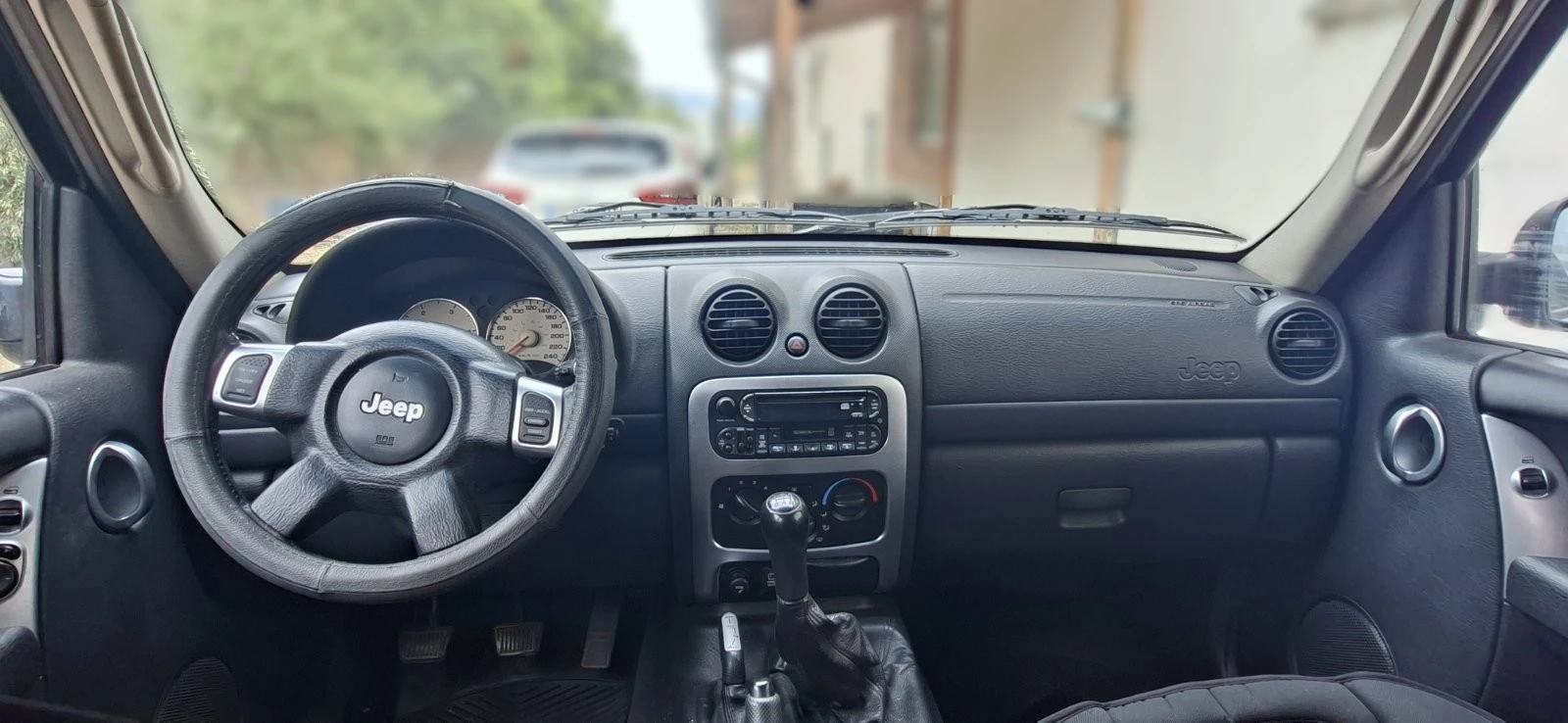 Jeep Cherokee, снимка 6 - Автомобили и джипове - 56234360