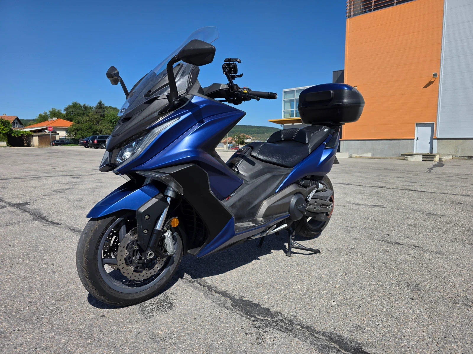 Kymco AK 550