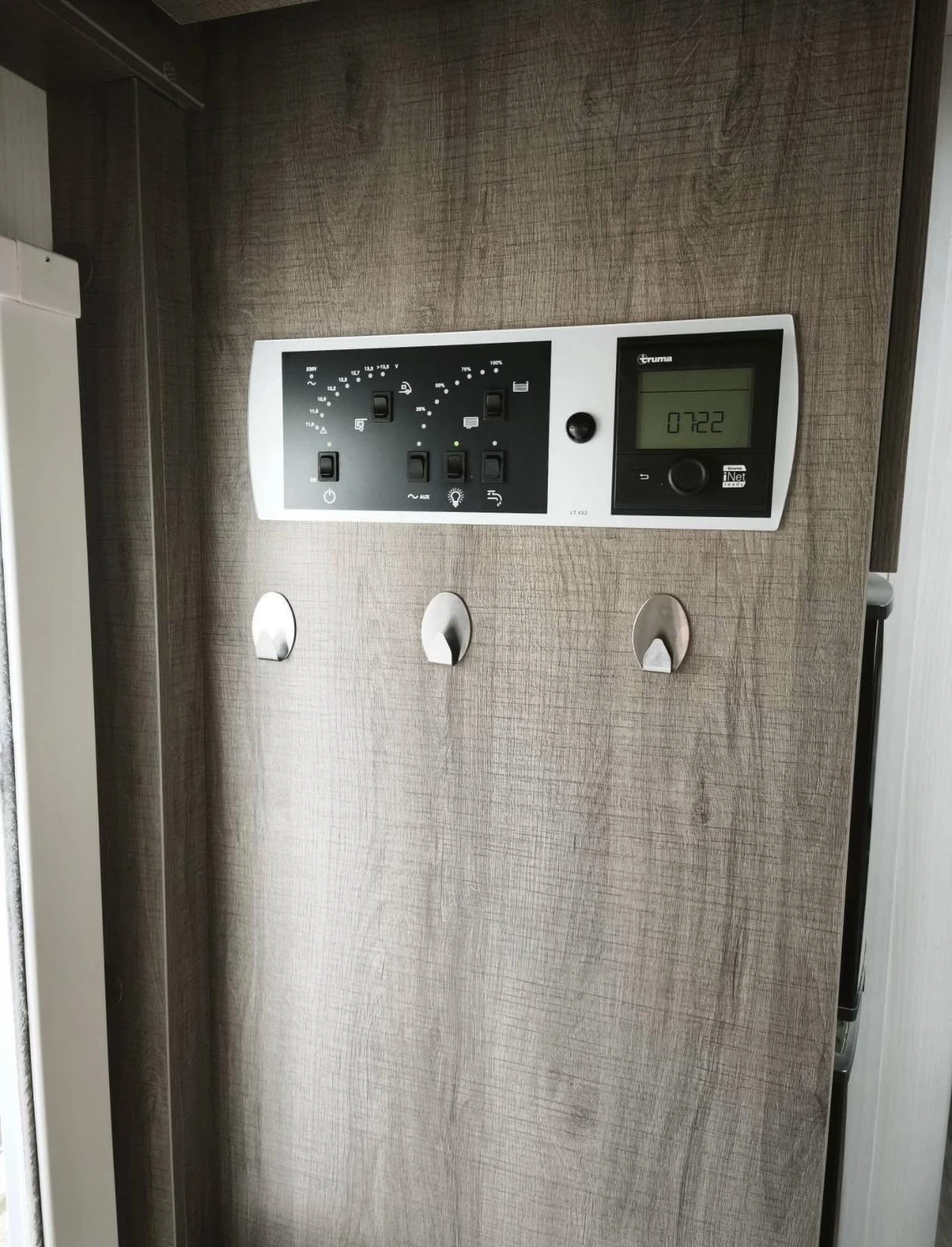 Кемпер Bavaria-Camp T746 STYLE-2023г-68000км-КАТЕГОРИЯ Б-FULL EXTRAS, снимка 4 - Каравани и кемпери - 55093531