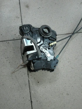 брава предна лява за Тойота Рав-4 2.2д