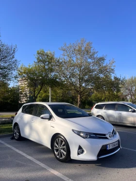 Toyota Auris  Hybrid 1.8 Automatic /Обслужвана /Камера, снимка 1