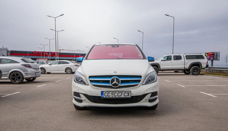 Mercedes-Benz B 250 E, снимка 3 - Автомобили и джипове - 45991044