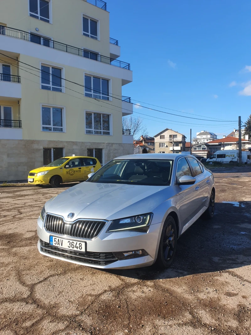 Skoda Superb 2.0TDI, снимка 3 - Автомобили и джипове - 48958897