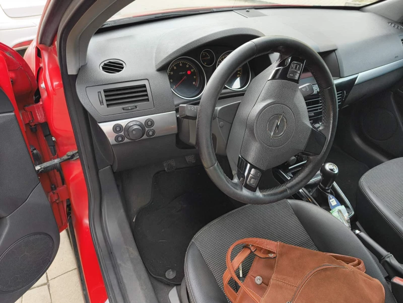 Opel Astra, снимка 9 - Автомобили и джипове - 49247184