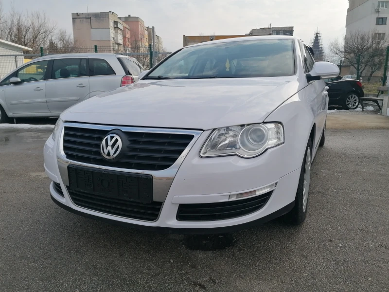 VW Passat 1.9 TDI SEDAN , снимка 1 - Автомобили и джипове - 49272866