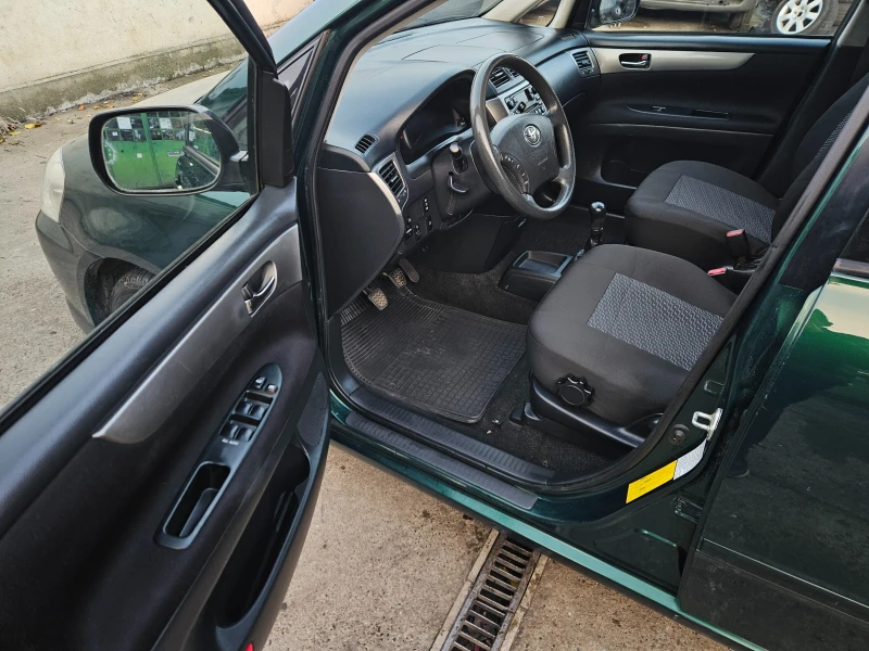 Toyota Avensis verso 2.0 D4D, снимка 10 - Автомобили и джипове - 52414948