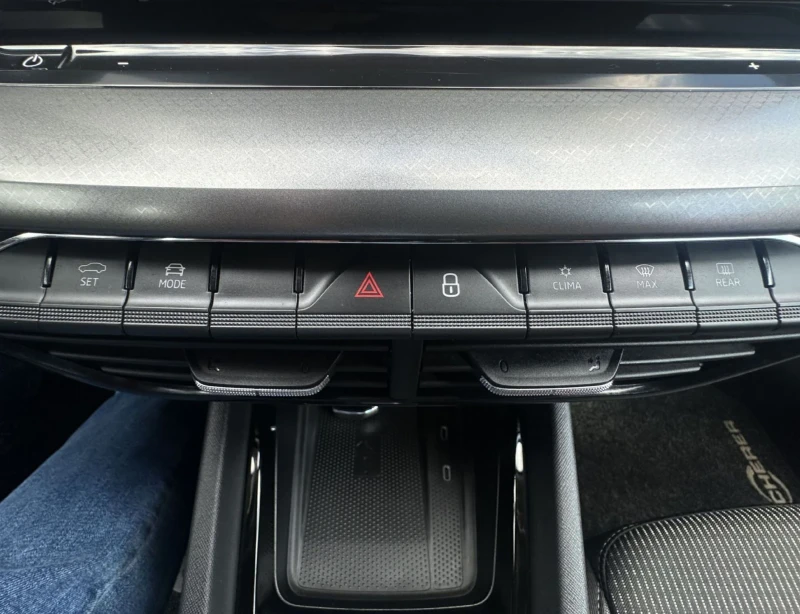 Skoda Octavia 1.4 TSI PHEV DSG.KAMERA.NAVI.LED.MATRIX, снимка 8 - Автомобили и джипове - 52777034