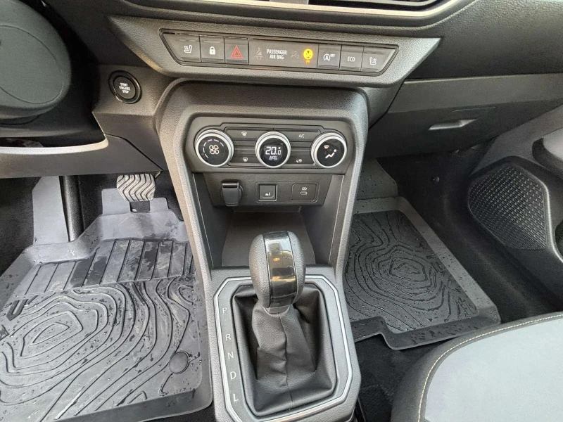 Dacia Sandero TCe 90 CVT, снимка 11 - Автомобили и джипове - 53503849