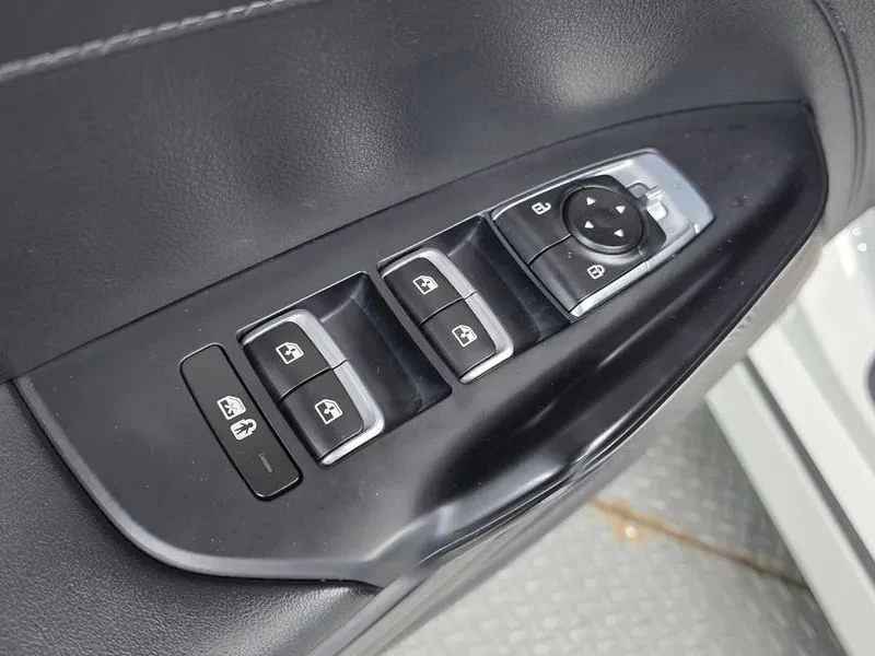 Kia K5, снимка 12 - Автомобили и джипове - 56688404