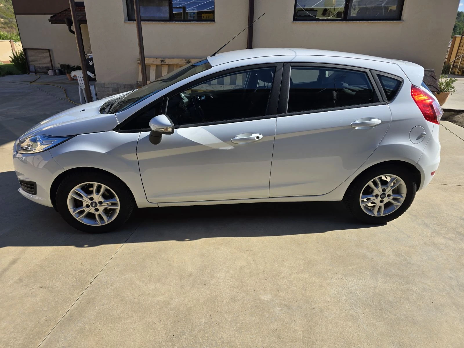 Ford Fiesta 1.0 EcoBoost Климатик| Джанти| LED - изображение 8