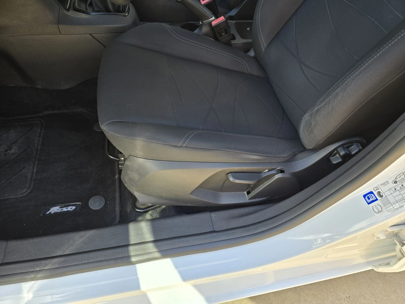 Ford Fiesta 1.0 EcoBoost Климатик| Джанти| LED - изображение 9