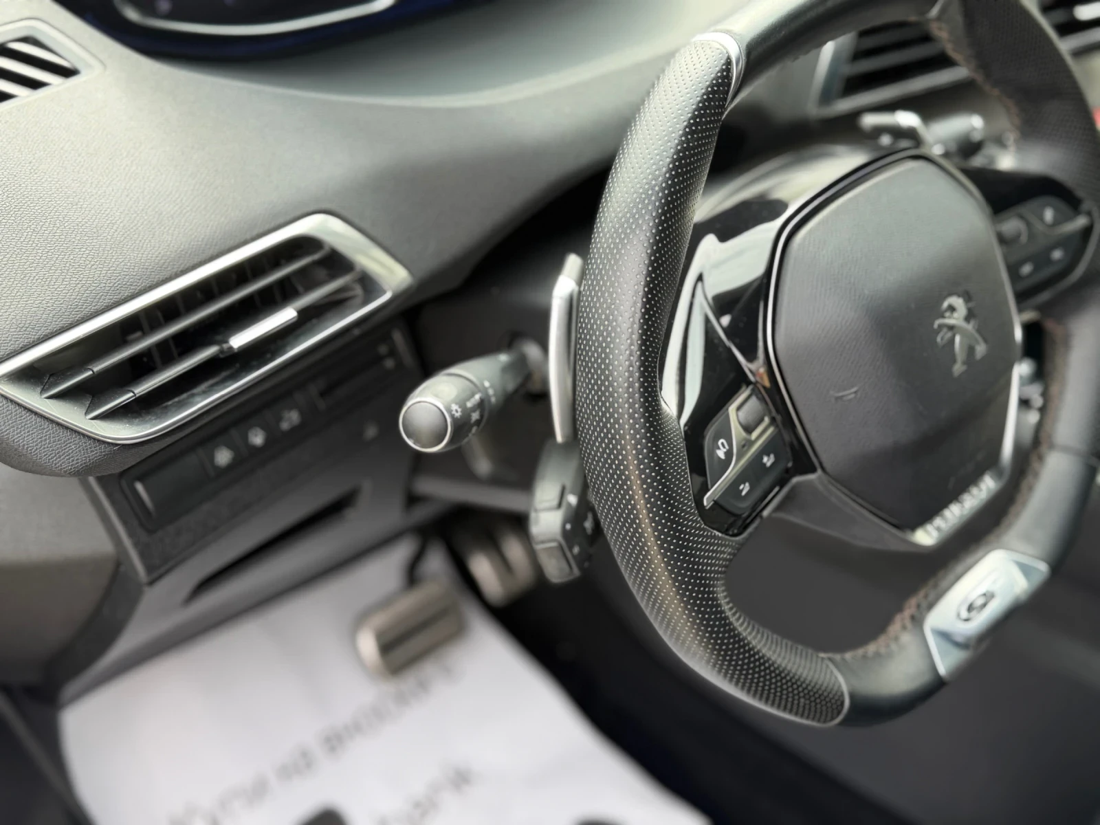 Peugeot 3008 1.5HDI GT-LINE* Night Vision* 360 Camera* , снимка 7 - Автомобили и джипове - 53360490