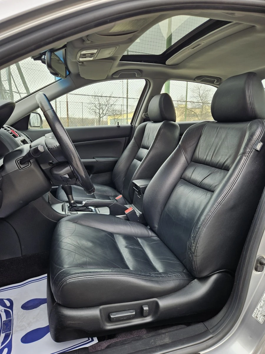 Honda Accord 2.4i-VTEC Distronic NAVI TUV 2027г., снимка 11 - Автомобили и джипове - 53731259