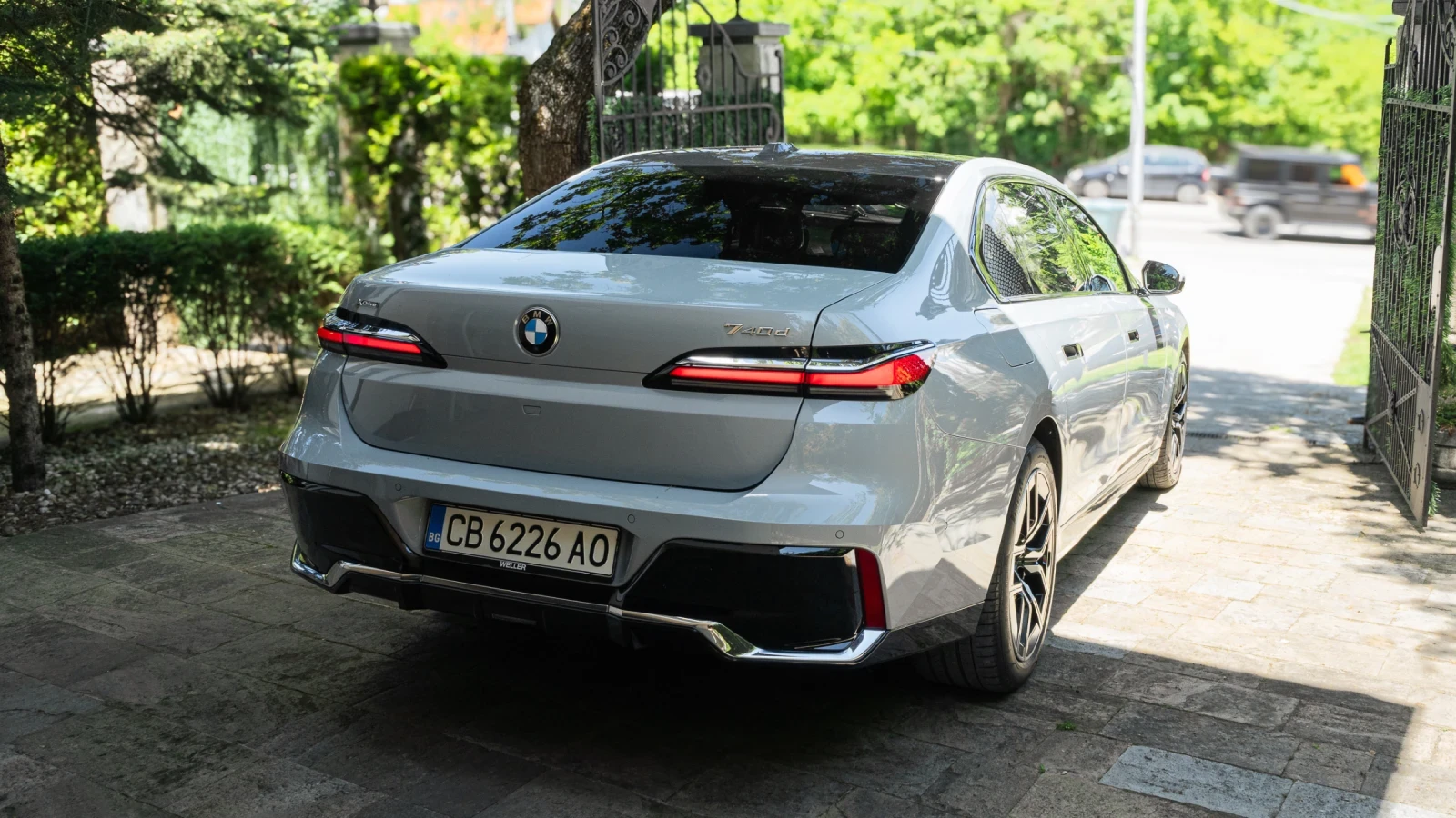 BMW 740 Гаранция до 2028, 32 инча телевизор, снимка 17 - Автомобили и джипове - 54443625