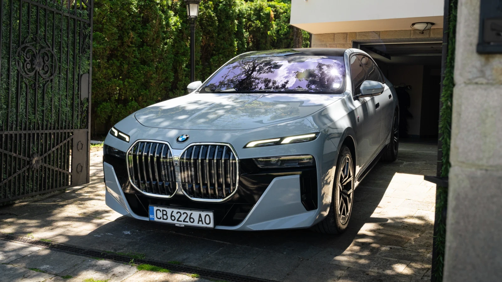 BMW 740 Гаранция до 2028, 32 инча телевизор, снимка 16 - Автомобили и джипове - 54443625