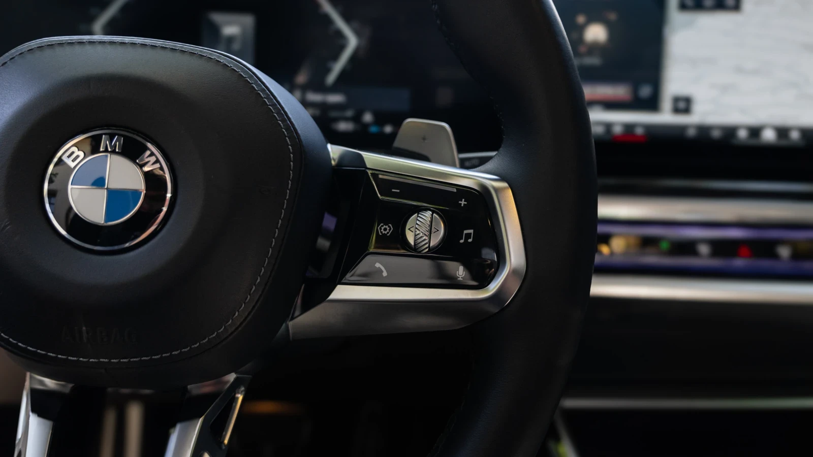 BMW 740 Гаранция до 2028, 32 инча телевизор, снимка 10 - Автомобили и джипове - 54443625